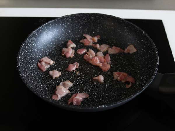 Hogyan kell főzni Buldak tészta carbonara ízű? A legjobb recept! - Előkészítés lépés 1