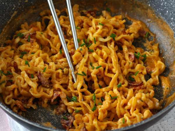 Hogyan kell főzni Buldak tészta carbonara ízű? A legjobb recept! - Előkészítés lépés 9