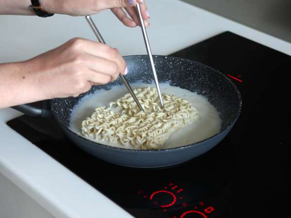 Hogyan kell főzni a Cheese Buldakot? Gyors és egyszerű recept! - Előkészítés lépés 3