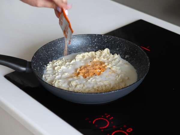 Hogyan kell főzni a Cheese Buldakot? Gyors és egyszerű recept! - Előkészítés lépés 4