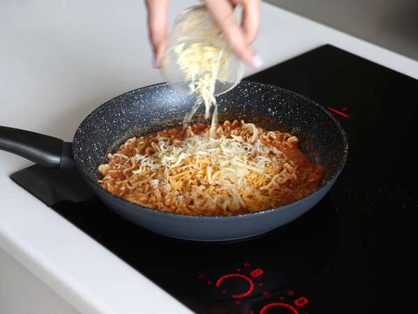Hogyan kell főzni a Cheese Buldakot? Gyors és egyszerű recept! - Előkészítés lépés 6