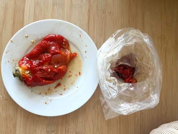 Sült paprika saláta légsütőben - Előkészítés lépés 3