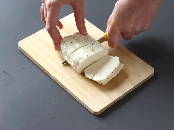 Édes-savanyú palacsintában sült halloumi mézzel és rozmaringgal - Előkészítés lépés 1
