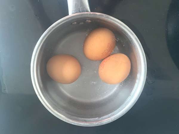 Tamago sando: a híres japán tojásos szendvics, amit a konbiniben találsz! - Előkészítés lépés 1