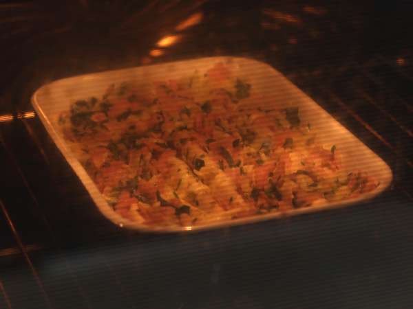 Mi a teendő a tortillákkal Sonka, spenót és mozzarella gratinált ráncos torta stílusban - Előkészítés lépés 6