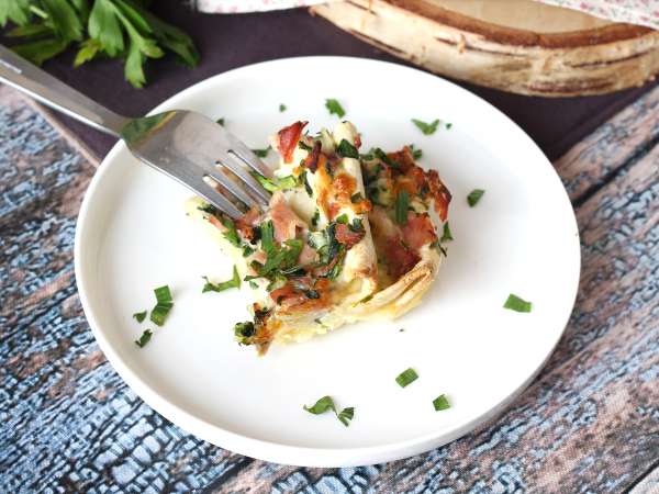 Mi a teendő a tortillákkal Sonka, spenót és mozzarella gratinált ráncos torta stílusban - Előkészítés lépés 7