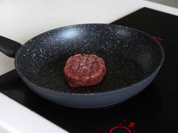Hogyan főzzük az instant tésztát? Gyors recept marhahússal és gombával! - Előkészítés lépés 1