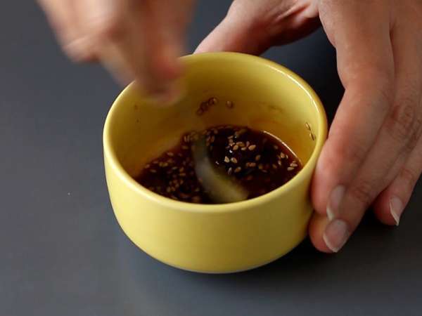 Hogyan főzzük az instant tésztát? Gyors recept marhahússal és gombával! - Előkészítés lépés 4