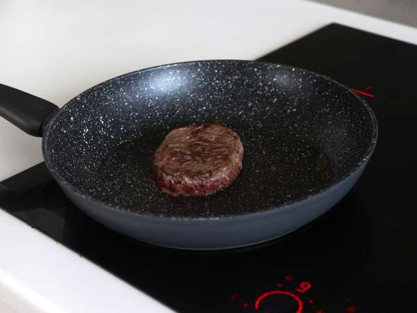 Hogyan főzzük az instant tésztát? Gyors recept marhahússal és gombával! - Előkészítés lépés 5