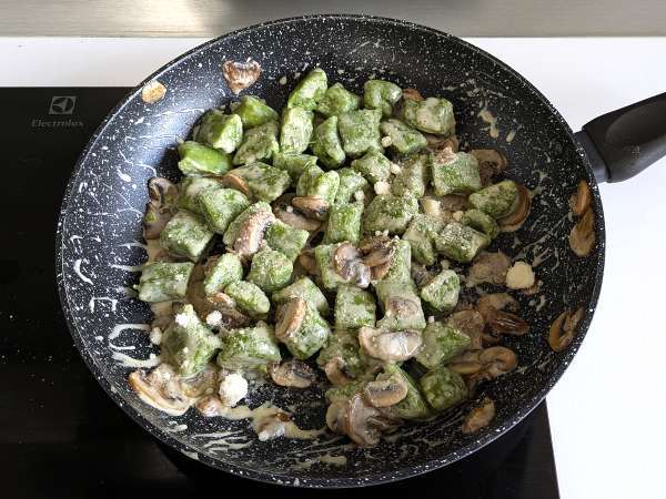 Borsó gnocchi gombamártással - Előkészítés lépés 9