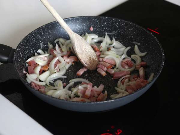 Tartiflette-stílusú töltött sündisznó kenyér - Előkészítés lépés 2