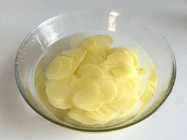 Mikrohullámú sütőben készült burgonya chips - Előkészítés lépés 3