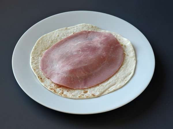 Mi a teendő a tortillákkal Egy ínyenc étel, amit megoszthatunk, pizza ízzel! - Előkészítés lépés 3