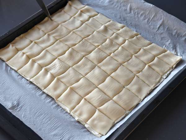 Gyors és egyszerű leveles tésztafalatok egy nagyszerű aperitifhez! - Előkészítés lépés 3