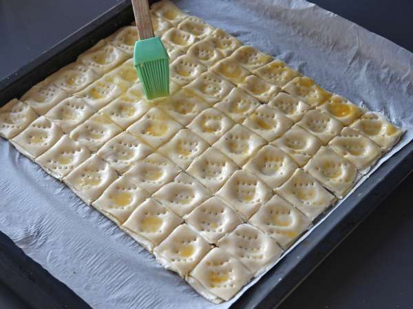 Gyors és egyszerű leveles tésztafalatok egy nagyszerű aperitifhez! - Előkészítés lépés 5