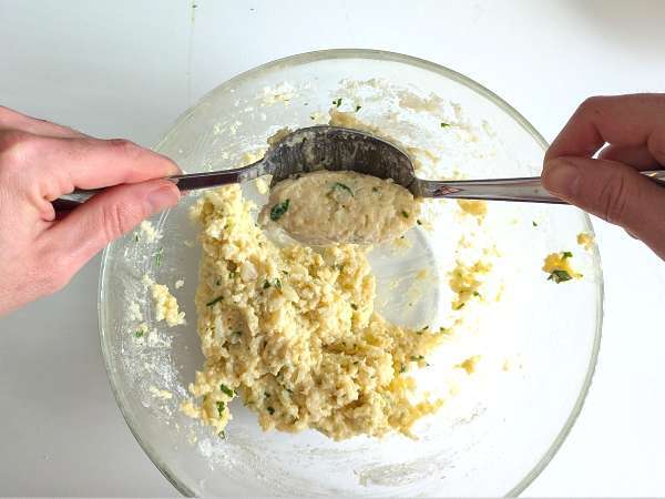 Karfiolos húsgombócok légsütőben: a gazdaságos és vegetáriánus recept - Előkészítés lépés 6