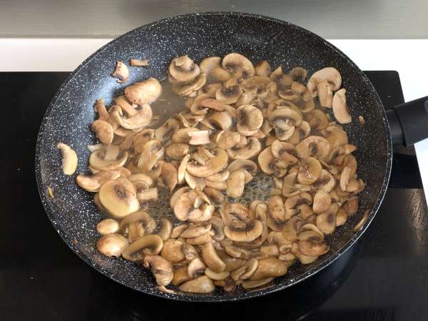 Pasta al forno ai funghi: a tökéletes krémes és zsinóros recept őszre - Előkészítés lépés 2