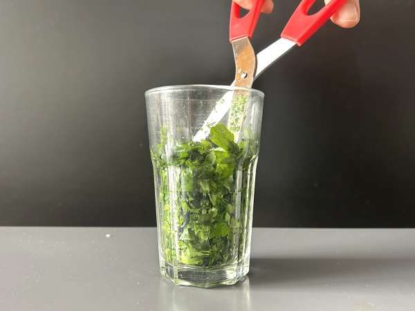 Gyors és egyszerű recept a serpenyőben sült gombához - Előkészítés lépés 3