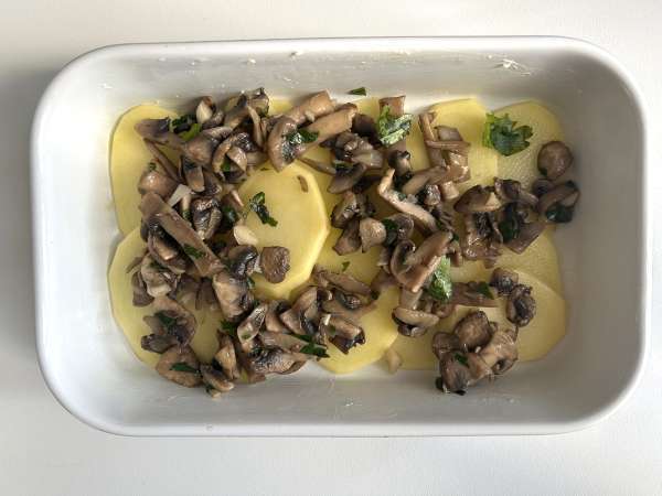 Gratin burgonya gombával - Előkészítés lépés 8
