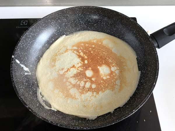 Crespelle ricotta és gomba: a tökéletes krémes vegetáriánus recept minden alkalomra - Előkészítés lépés 5