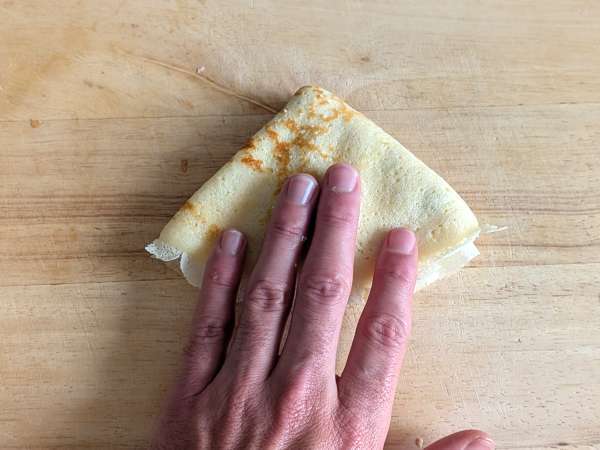 Crespelle ricotta és gomba: a tökéletes krémes vegetáriánus recept minden alkalomra - Előkészítés lépés 10