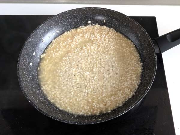 Lime és rózsaszín paprika rizottó: elegáns vegetáriánus recept különleges vacsorákhoz - Előkészítés lépés 4
