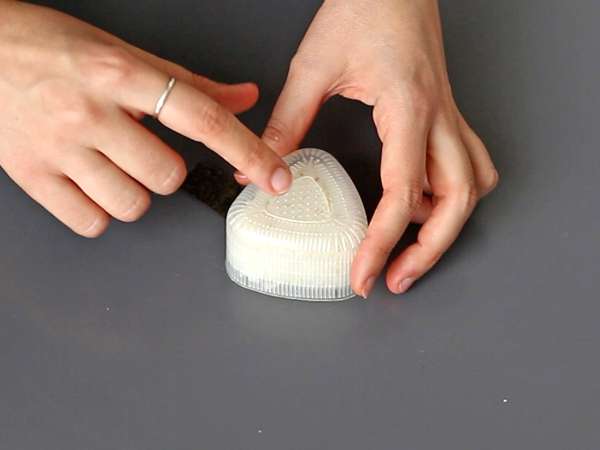 Onigiri szójaszószban tartósított tojássárgájával - Előkészítés lépés 8