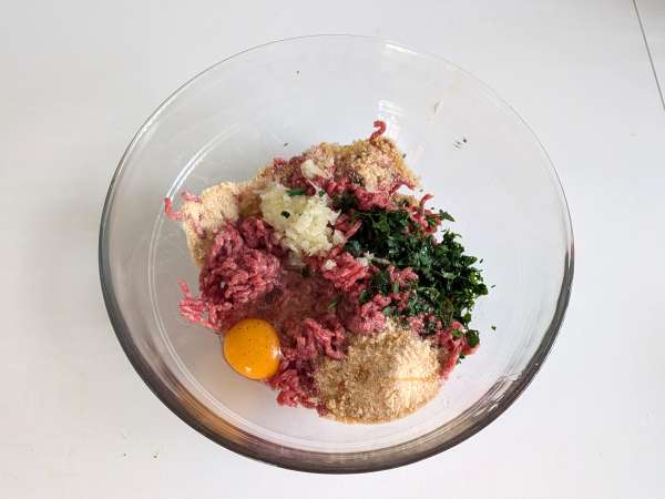 Lágy húsgombócok légsütőben: gyors és egyszerű recept marhahússal - Előkészítés lépés 3