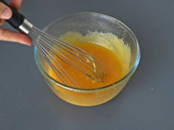 Extra fondantos fejjel lefelé fordított banántorta - Előkészítés lépés 4