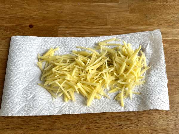 Air Fryer burgonya chips olyan ropogós, hogy nem fogod elhinni, hogy házi készítésűek - Előkészítés lépés 3