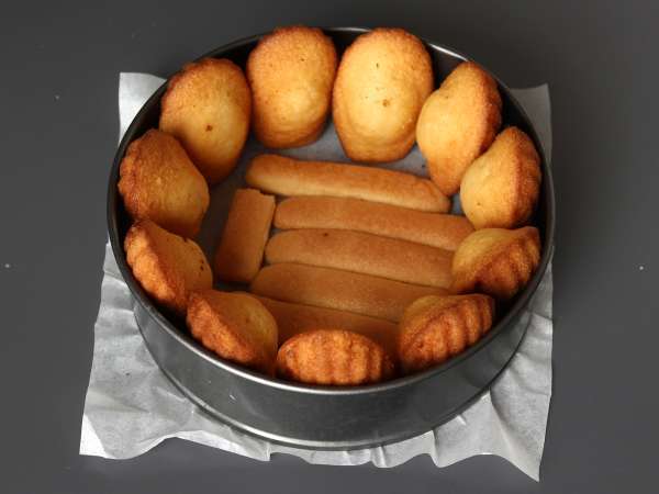 Vörös gyümölcsös charlotte madeleines-szel - Előkészítés lépés 2