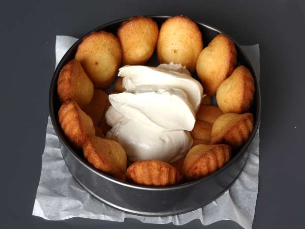 Vörös gyümölcsös charlotte madeleines-szel - Előkészítés lépés 4