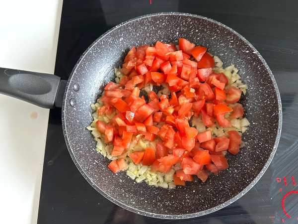 Szardíniatorta: egyszerű, nedves és ízletes recept - Előkészítés lépés 2