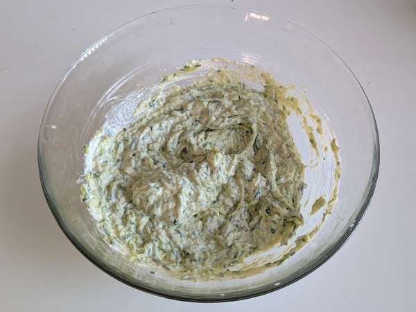 Conchiglioni töltött ricotta, cukkini és citrom: krémes és au gratin a sütőben - Előkészítés lépés 5