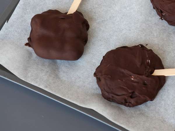 Skyr, málna és csokoládé fagylalt. Az egészséges nassolnivaló a napsütéses napokra! - Előkészítés lépés 5