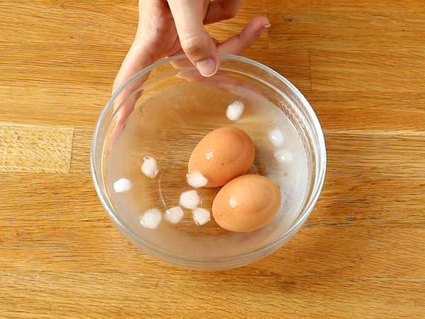 Ropogós feta tojás: a rendkívül egyszerű, divatos recept - Előkészítés lépés 2