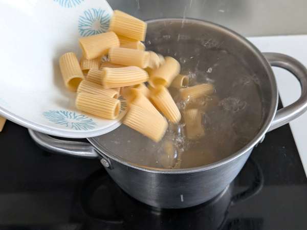 Cukkini carbonara: a könnyen elkészíthető vegetáriánus recept - Előkészítés lépés 4