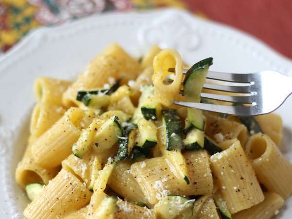 Cukkini carbonara: a könnyen elkészíthető vegetáriánus recept - Előkészítés lépés 10