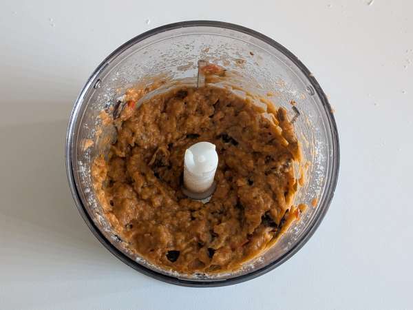 Tészta padlizsánkrémmel és cseresznyeparadicsommal: egyszerű és ízletes recept - Előkészítés lépés 4