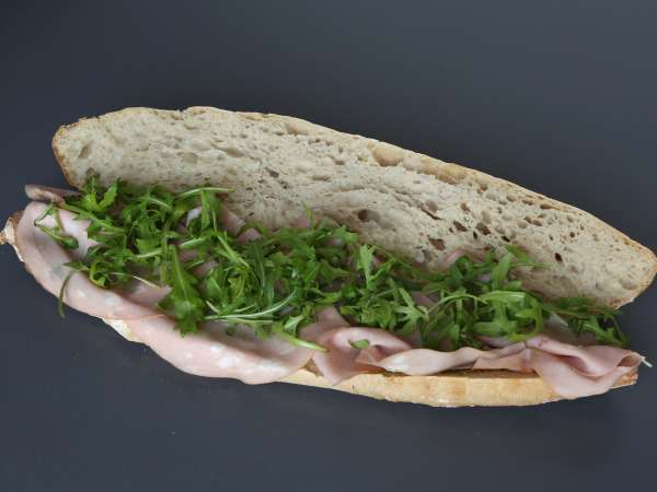 Ínyenc olasz szendvics mortadellával és burrata sajttal - Előkészítés lépés 3