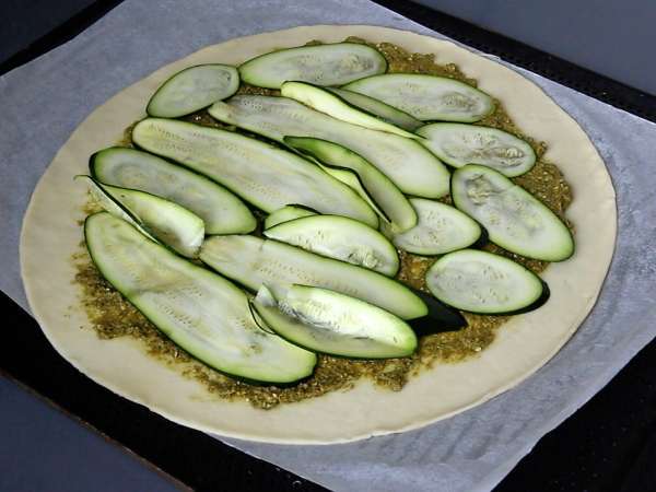 Pestós cukkinitorta: egy egyszerű recept, aminek olyan illata van, mint a nyárnak! - Előkészítés lépés 4