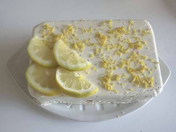 Főzés nélküli surimi-terrine: egyszerű, hideg előétel, tökéletes a nyári időszakra - Előkészítés lépés 10