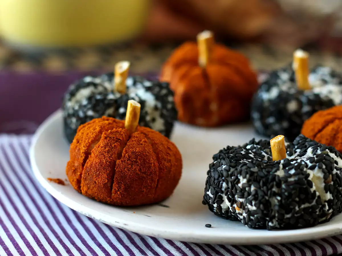 Aperitif sajtkrém sütőtök alakban, tökéletes Halloweenre! - fotó 2