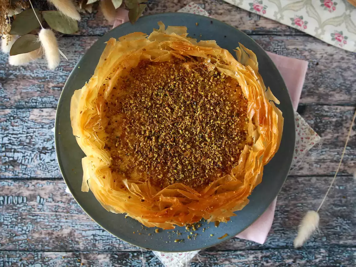 Baklava-stílusú sajttorta pisztáciával, ropogós és olvadó - fotó 6
