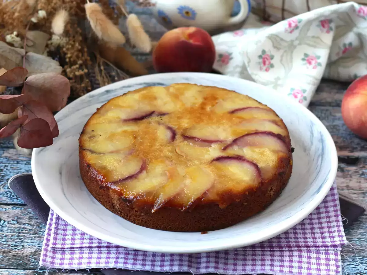 Barackos torta, nedves, olvadó és karamellás - fotó 2
