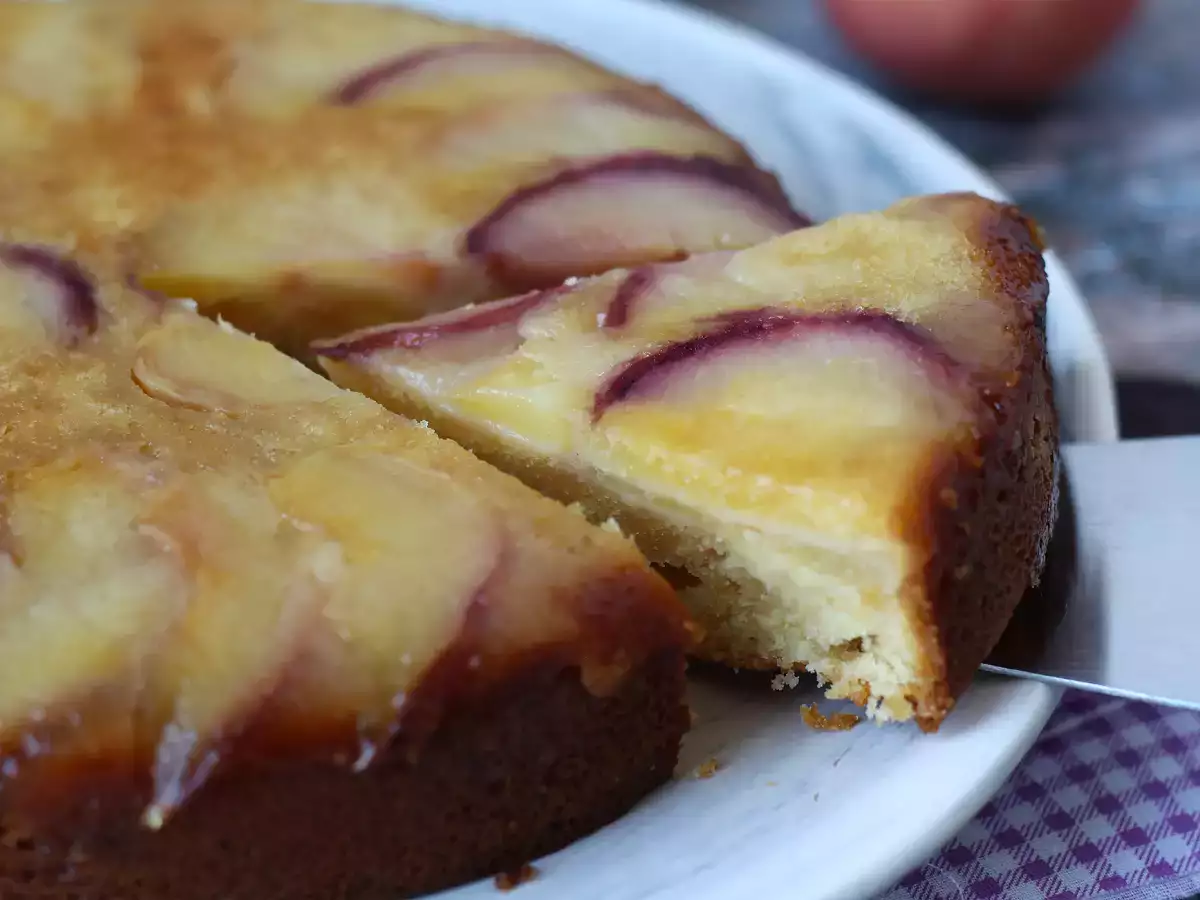 Barackos torta, nedves, olvadó és karamellás - fotó 4