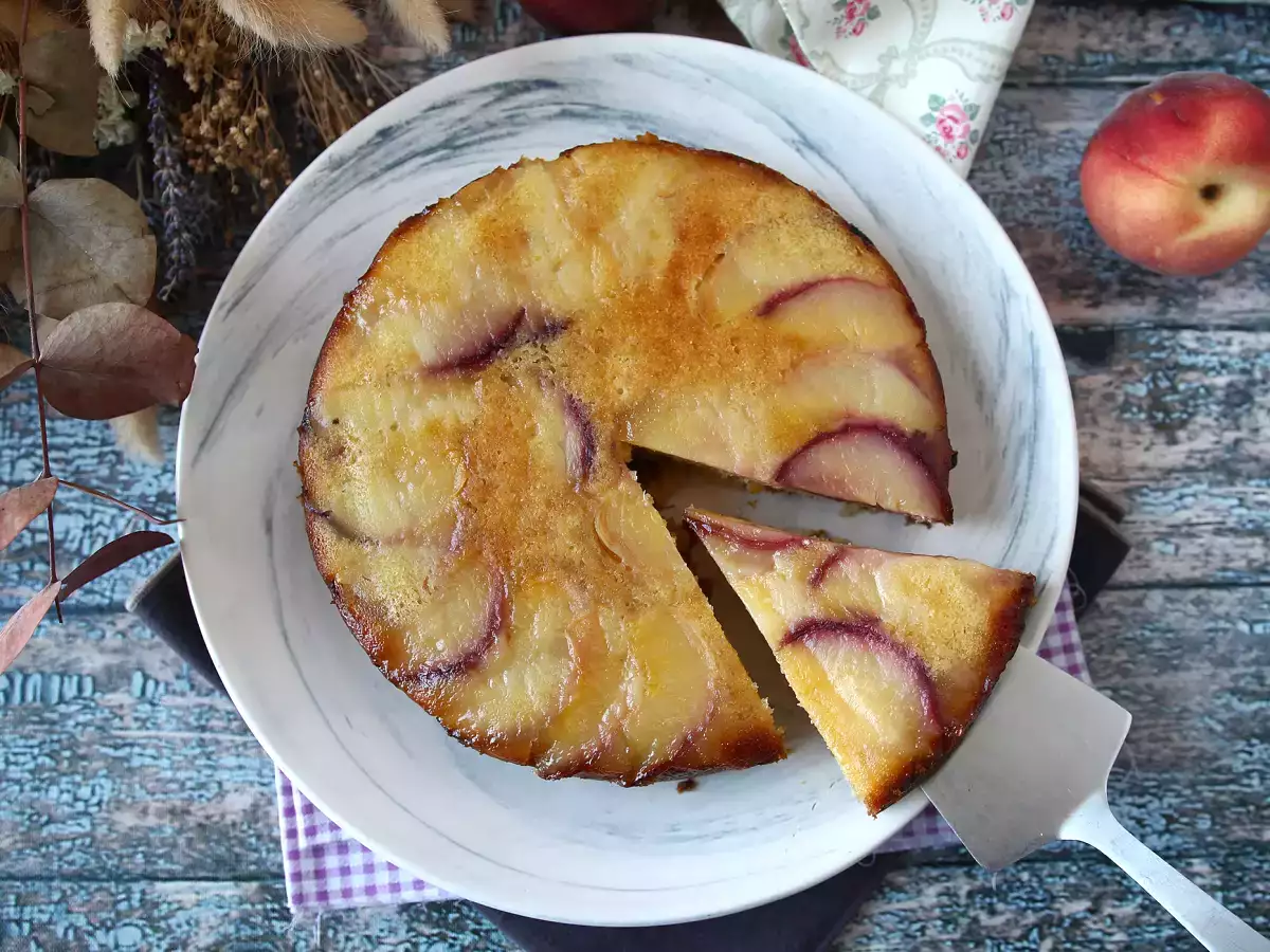 Barackos torta, nedves, olvadó és karamellás - fotó 8