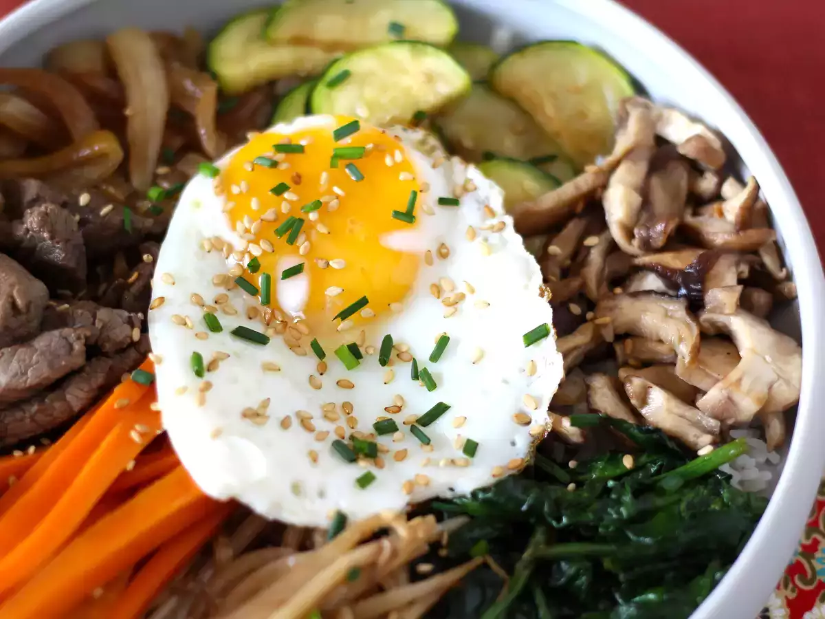 Bibimbap, a hagyományos koreai étel - fotó 3