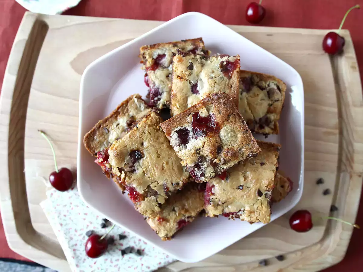 Blondie cseresznye és csokoládé, a tökéletes ropogós és fondant torta - fotó 2