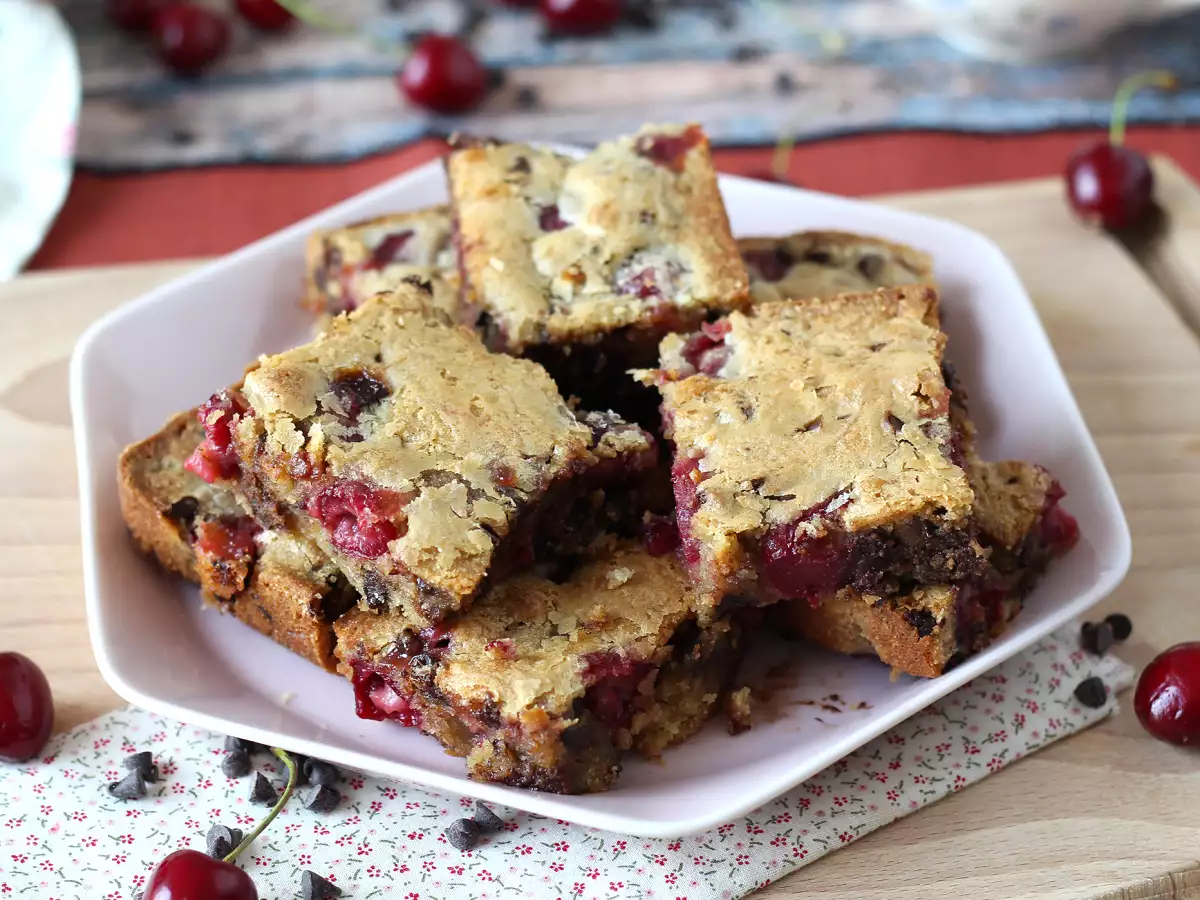 Blondie cseresznye és csokoládé, a tökéletes ropogós és fondant torta - fotó 3